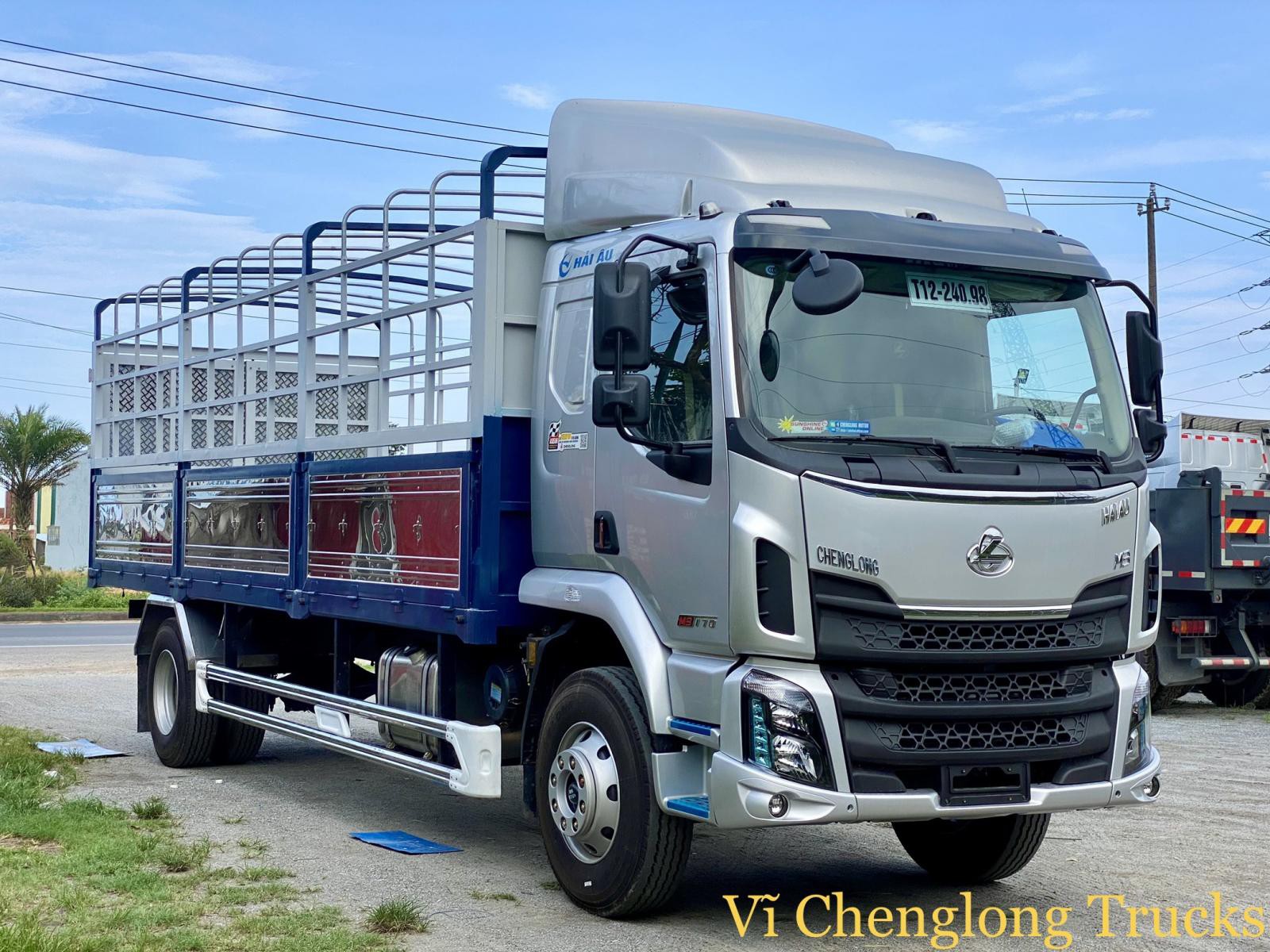 Chenglong H7 2023 - Bán Chenglong M3-170Hp Thùng Bạt 7m4, màu bạc, nhập khẩu 2023