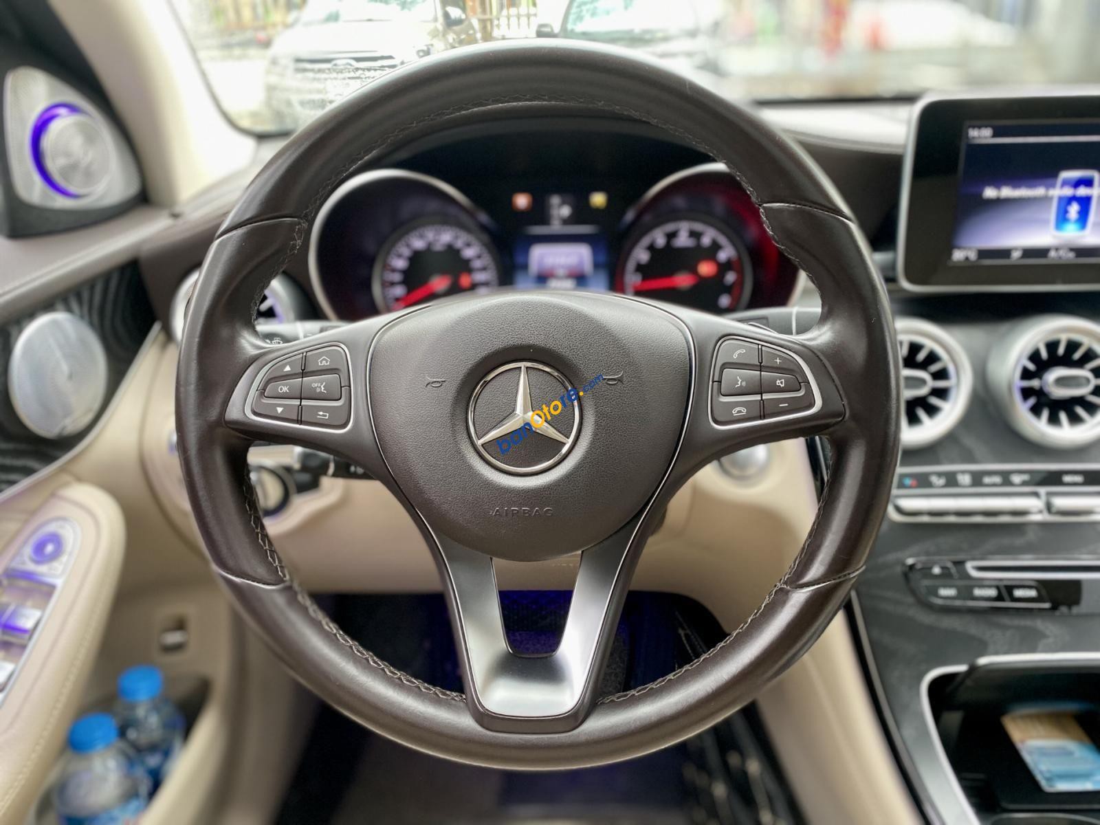 Mercedes-Benz GLC 300 2018 - Bán xe gia đình giá 1 tỷ 399tr