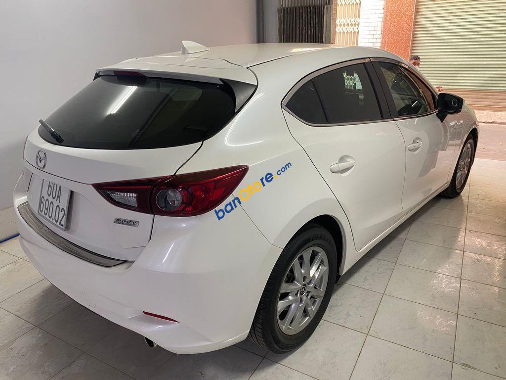Mazda 3 2019 - Màu trắng - Odo 30,635 km