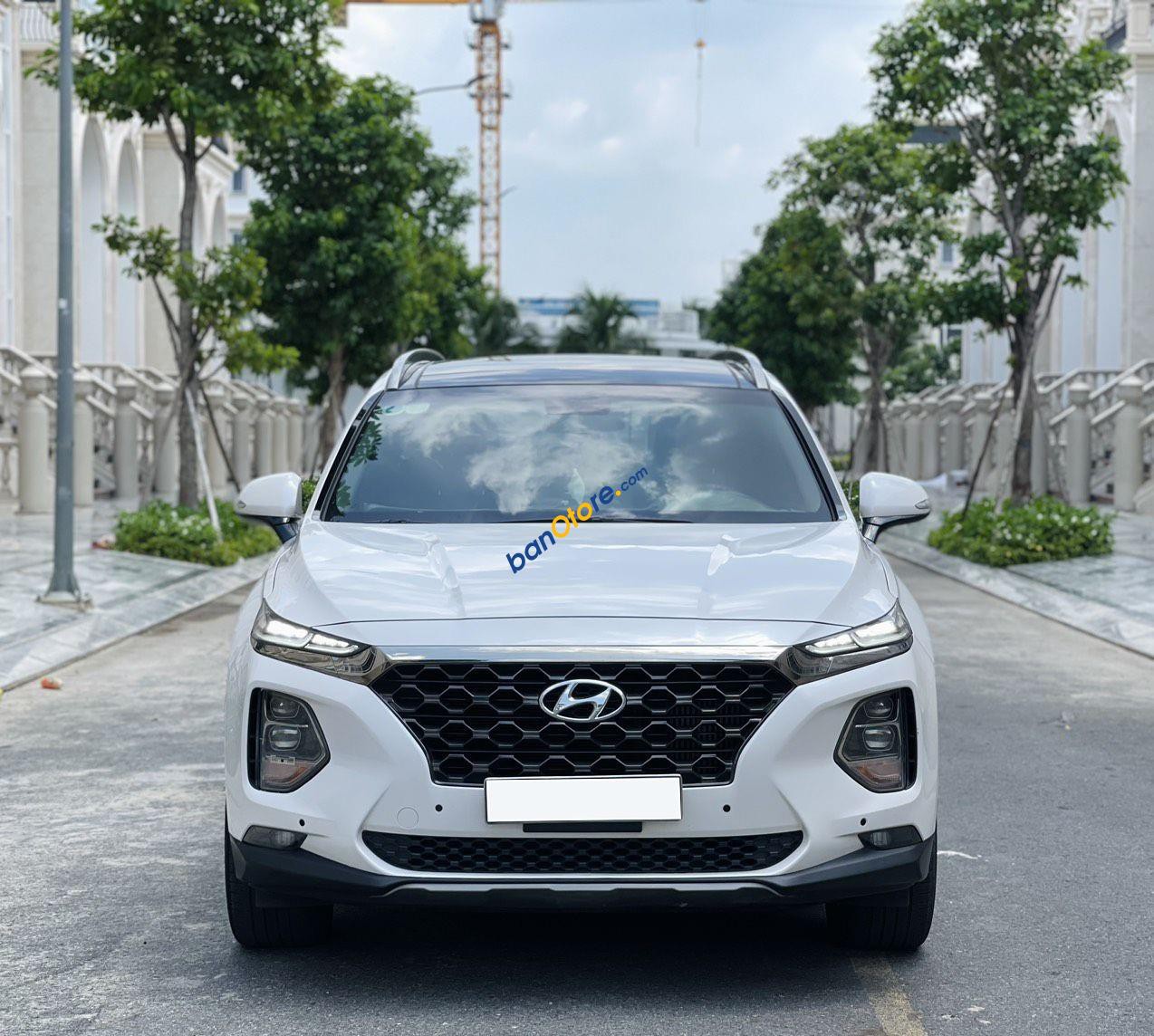 Hyundai Santa Fe 2019 - Màu trắng, nội thất đen