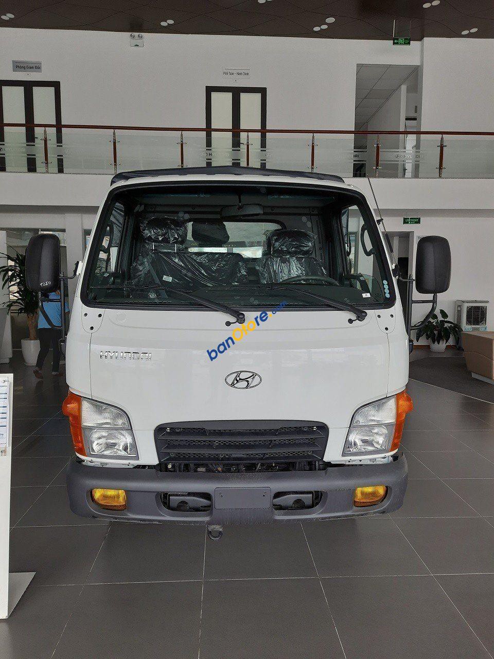 Hyundai Mighty 2022 - Bạt trắng 2022 tải 2,4 tấn