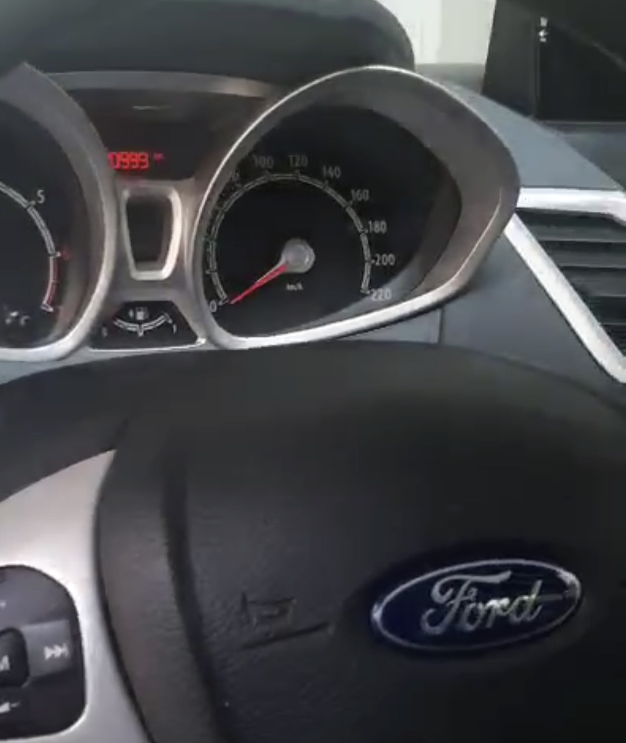 Ford Fiesta FULL 2013 - CẦN TIỀN BÁN GẤP