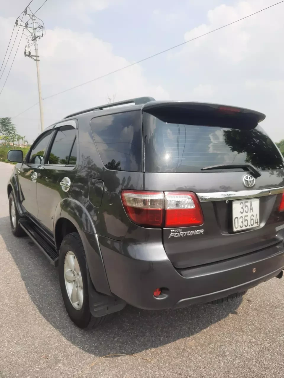 Toyota Fortuner 2009 - Gia đình chuyển đổi nghề cần bán xe