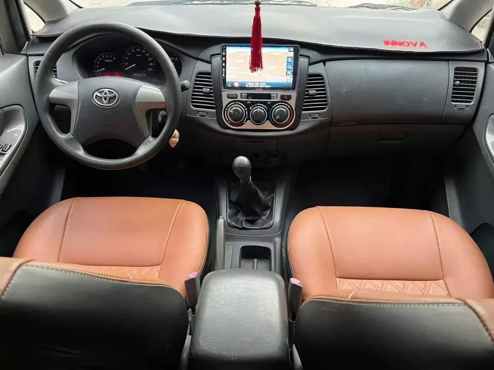 Toyota Fortuner AT 2014 - Cần bán gấp Toyota Fortuner AT 2014, màu xám, giá tốt