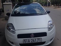Cần bán Fiat Punto 2009 - Xe Fiat Punto 2009 trắng được rao bán với giá chỉ 550 Tr