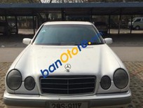 Mercedes-Benz E240   1997 - Cần bán gấp Mercedes 1997, màu trắng, nhập khẩu chính hãng