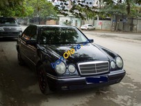 Cần bán xe Mercedes-Benz E230   1998 - Bán ô tô Mercedes E230 đời 1998, màu đen, nhập khẩu chính chủ, 175 triệu