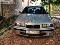 Bán BMW 3 Series 320i 1996 - Gia đình cần bán ô tô BMW 3 Series 320i đời 1996, màu bạc, xe nhập, 135 triệu