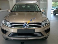 Volkswagen Touareg 2016 - Volkswagen Touareg 3.6l GP , màu vàng cát, xe gầm cao nhập Đức. Tặng 289 triệu tiền mặt- Thu Hương: 0902.608.293