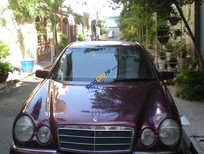 Cần bán Mercedes-Benz E230   1997 - Bán xe Mercedes E230 đỏ, Model 97, 100km/9 lít, giá 199 triệu