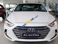 Bán Hyundai Elantra   2016 - Bán Hyundai Elantra sản xuất 2016, màu trắng, nhập khẩu 