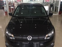 Cần bán Volkswagen Polo Sedan AT 2015 - Volkswagen Polo Sedan AT 2015, màu đen, nhập khẩuc, hỗ trợ giá sốc, tặng phụ kiện, giao xe toàn quốc