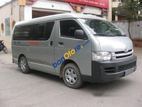 Bán xe oto Toyota Hiace MT 2010 - Cần bán lại xe Toyota Hiace MT năm sản xuất 2010, màu bạc, giá 450tr