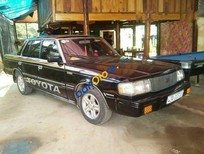 Cần bán xe Toyota Crown   MT 1993 - Bán xe Toyota Crown MT sản xuất năm 1993, màu đen  