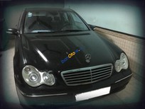 Bán xe oto Mercedes-Benz C class 2004 - Cần bán lại xe Mercedes 2004, màu đen, đi rất ít, xe đi được 12 vạn