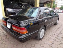 Cần bán Toyota Crown 1998 - Xe Toyota Crown năm sản xuất 1998, màu đen, nhập khẩu