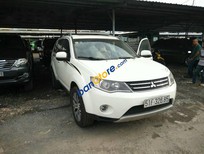 Mitsubishi Outlander 2010 - Bán Mitsubishi Outlander sản xuất 2010, màu trắng, giá tốt