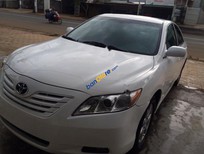 Cần bán xe Toyota Camry LE 2006 - Bán ô tô Toyota Camry LE năm sản xuất 2006, màu trắng, xe nhập, giá 565tr