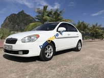 Bán xe oto Hyundai Verna   2009 - Bán Hyundai Verna năm 2009, màu trắng, giá tốt