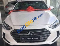 Bán Hyundai Elantra   2.0 AT 2017 - Cần bán Hyundai Elantra 2.0 AT năm sản xuất 2017, màu trắng, giá chỉ 749 triệu