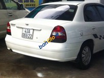 Bán xe oto Daewoo Nubira 2006 - Cần bán gấp Daewoo Nubira sản xuất năm 2006, màu trắng, giá 110tr