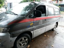 Cần bán xe Hyundai Starex 2001 - Bán Hyundai Starex đời 2001, màu xám, xe nhập