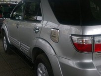 Toyota Fortuner 2011 - Cần bán Toyota Fortuner đời 2011, màu bạc, nhập khẩu, giá cạnh tranh