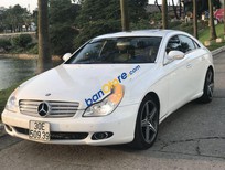 Bán Mercedes-Benz CLS class V6 2005 - Cần bán lại xe Mercedes V6 đời 2005, màu trắng  