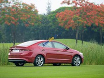 Cần bán xe Hyundai Elantra 1.6 MT 2018 - Cần bán xe Hyundai Elantra 1.6 MT năm 2018, màu đỏ  