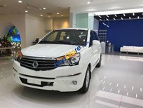 Cần bán Ssangyong Stavic 2017 - Bán Ssangyong Stavic sản xuất năm 2017, màu trắng, xe nhập
