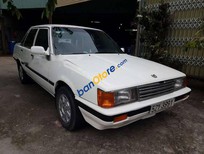 Cần bán Toyota Camry 1982 - Bán Toyota Camry sản xuất năm 1982, màu trắng, giá tốt