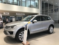 Cần bán xe Volkswagen Touareg 2017 - Bán VW Touareg SUV giá tốt nhất toàn quốc, hỗ trợ vay 85% - 090.364.3659