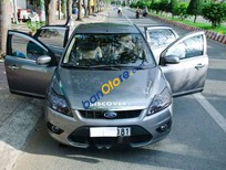 Bán xe oto Ford Focus 2010 - Bán xe Ford Focus sản xuất 2010, màu xám xe gia đình  