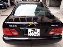 Cần bán Mercedes-Benz C class E230 1997 - Cần bán lại xe Mercedes E230 sản xuất 1997, màu đen, 135 triệu