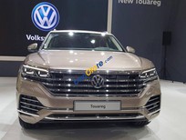 Bán Volkswagen Touareg 2018 - Cần bán Volkswagen Touareg năm 2018, màu vàng, xe nhập giá tốt