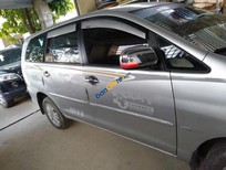 Bán Toyota Innova G 2010 - Bán xe cũ Toyota Innova Màu bạc, đời 2010, xe đẹp, số sàn, điều hòa, đài AM/FM, radio, mâm đúc