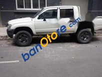 Cần bán xe Toyota Hilux   2001 - Cần bán lại xe Toyota Hilux sản xuất năm 2001, màu trắng chính chủ