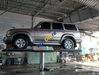 Cần bán xe Toyota Land Cruiser   1992 - Cần bán xe Toyota Land Cruiser năm sản xuất 1992, màu bạc, nhập khẩu nguyên chiếc, giá 275tr