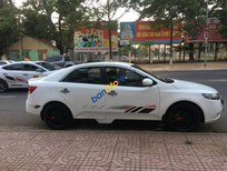 Kia Forte 2010 - Bán ô tô Kia Forte sản xuất năm 2010, màu trắng, giá tốt