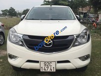 Cần bán Mazda BT 50   2017 - Bán xe Mazda BT 50 sản xuất 2017, màu trắng, vị trí ngồi cao ráo, thoải mái. Không sợ đường xấu