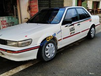 Cần bán Nissan Bluebird 1987 - Bán Nissan Bluebird năm 1987, màu trắng, nhập khẩu