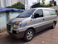 Cần bán Hyundai Grand Starex 2006 - Bán Hyundai Grand Starex 2006, màu bạc, máy móc nguyên bản, gầm chắc chắn