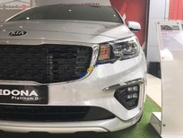 Cần bán Kia Sedona Platinum D 2019 - Bán Kia Sedona Platinum D năm sản xuất 2019, màu bạc, giá tốt