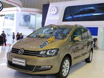 Bán Volkswagen Sharan   2017 - Cần bán lại xe Volkswagen Sharan năm 2017, màu vàng, xe nhập chính chủ