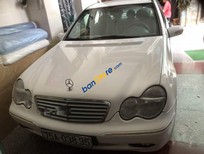 Cần bán xe Mercedes-Benz C class    2001 - Cần bán xe Mercedes năm sản xuất 2001, màu trắng, nhập khẩu nguyên chiếc, giá chỉ 155 triệu