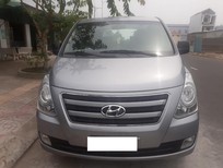 Cần bán xe Hyundai H-1 Starex 2.5 MT 2017 - Cần bán xe Hyundai H-1 Starex 2.5 MT sản xuất năm 2017, màu bạc, Nhập Khẩu Hàn Quốc chính chủ