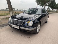 Mercedes-Benz E class 2001 - Cần bán gấp xe cũ Mercedes E class sản xuất 2001, màu đen