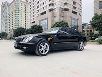 Cần bán xe Mercedes-Benz E class   2007 - Bán Mercedes sản xuất năm 2007, màu đen số tự động, 398 triệu