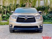 Cần bán xe Toyota Highlander 2016 - Cần bán lại xe Toyota Highlander năm sản xuất 2016, màu vàng, nhập khẩu nguyên chiếc chính chủ