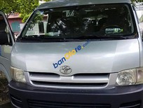 Bán xe oto Toyota Hiace 2005 - Cần bán Toyota Hiace năm sản xuất 2005, màu bạc, giá tốt